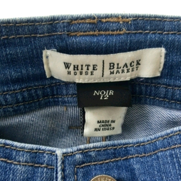 WHITE HOUSE|BLACK MARKET ♡ NWOT Faded 'n Distressed Crop Leg Blue Jean Capris 12 - Picture 4 of 12